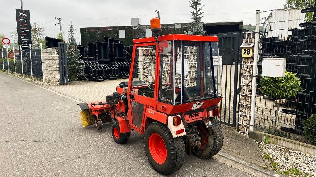Hako 2300 D Kleintraktor, hyrd. Kehrmaschine, Zapfwelle - Komunalni traktor: slika 3 Hako 2300 D Kleintraktor, hyrd. Kehrmaschine, Zapfwelle - Komunalni traktor: slika 3