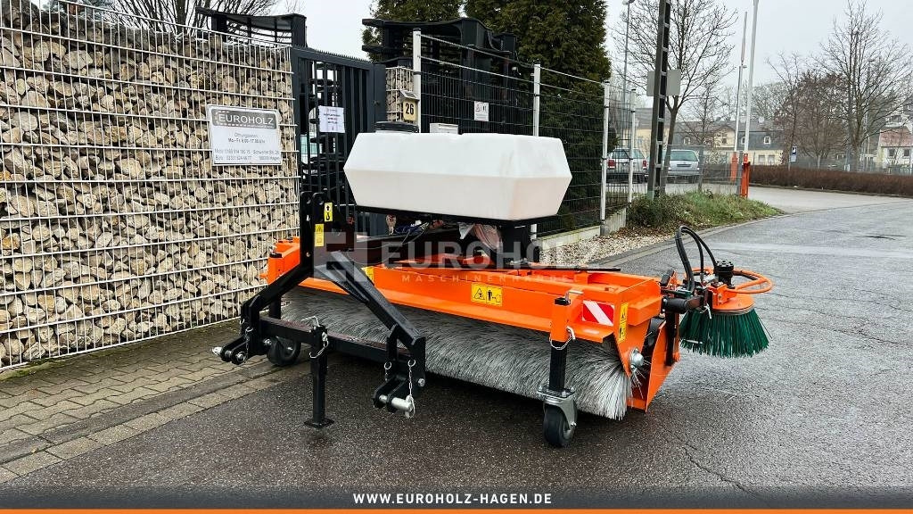 Kehrmaschine ZM2000 mit Seitenbesen - Metle za Korisno/ Posebno vozilo: slika 1 Kehrmaschine ZM2000 mit Seitenbesen - Metle za Korisno/ Posebno vozilo: slika 1