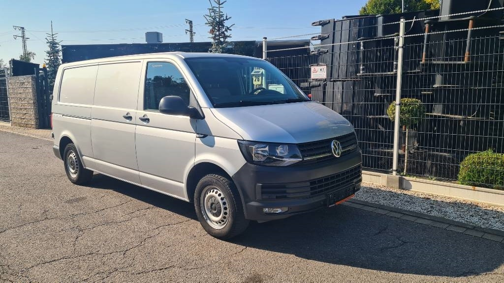 Volkswagen T5 2.0 TDI, Kasten, Werkstattschränke, Klima, AHK - Dostavno vozilo sa zatvorenim sandukom: slika 1 Volkswagen T5 2.0 TDI, Kasten, Werkstattschränke, Klima, AHK - Dostavno vozilo sa zatvorenim sandukom: slika 1