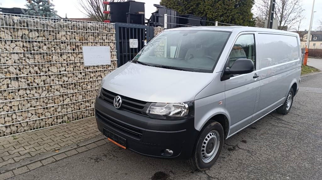 Volkswagen T5 2.0 TDI, Transporter, Kasten, Werkstattschränke - Dostavno vozilo sa zatvorenim sandukom: slika 2 Volkswagen T5 2.0 TDI, Transporter, Kasten, Werkstattschränke - Dostavno vozilo sa zatvorenim sandukom: slika 2