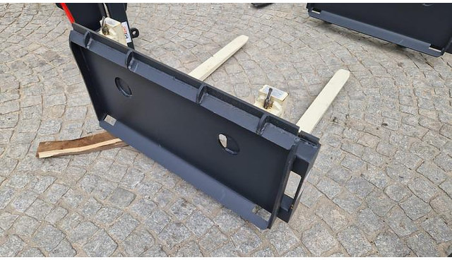 Big Palettengabel 2 t mit Bobcat 90 cm Aufnahme - Viljuška za Oprema za rukovanje materijalima: slika 2 Big Palettengabel 2 t mit Bobcat 90 cm Aufnahme - Viljuška za Oprema za rukovanje materijalima: slika 2