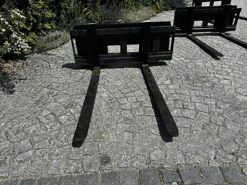 Big Palettengabel mit Bobcat 114cm Aufnahme - Viljuška za Oprema za rukovanje materijalima: slika 1 Big Palettengabel mit Bobcat 114cm Aufnahme - Viljuška za Oprema za rukovanje materijalima: slika 1