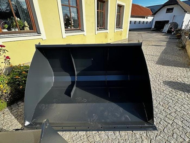 Big Volumenschaufel 200 cm mit Manitou Aufnahme - Kašika: slika 1 Big Volumenschaufel 200 cm mit Manitou Aufnahme - Kašika: slika 1