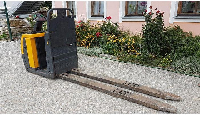 Jungheinrich ECE 225 Komissionierer - Viljuškar: slika 2 Jungheinrich ECE 225 Komissionierer - Viljuškar: slika 2