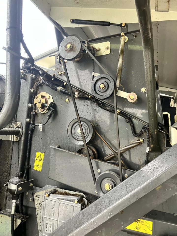 CLAAS Rollant 454 - Oprema za prevrtanje i razlaganje: slika 1 CLAAS Rollant 454 - Oprema za prevrtanje i razlaganje: slika 1