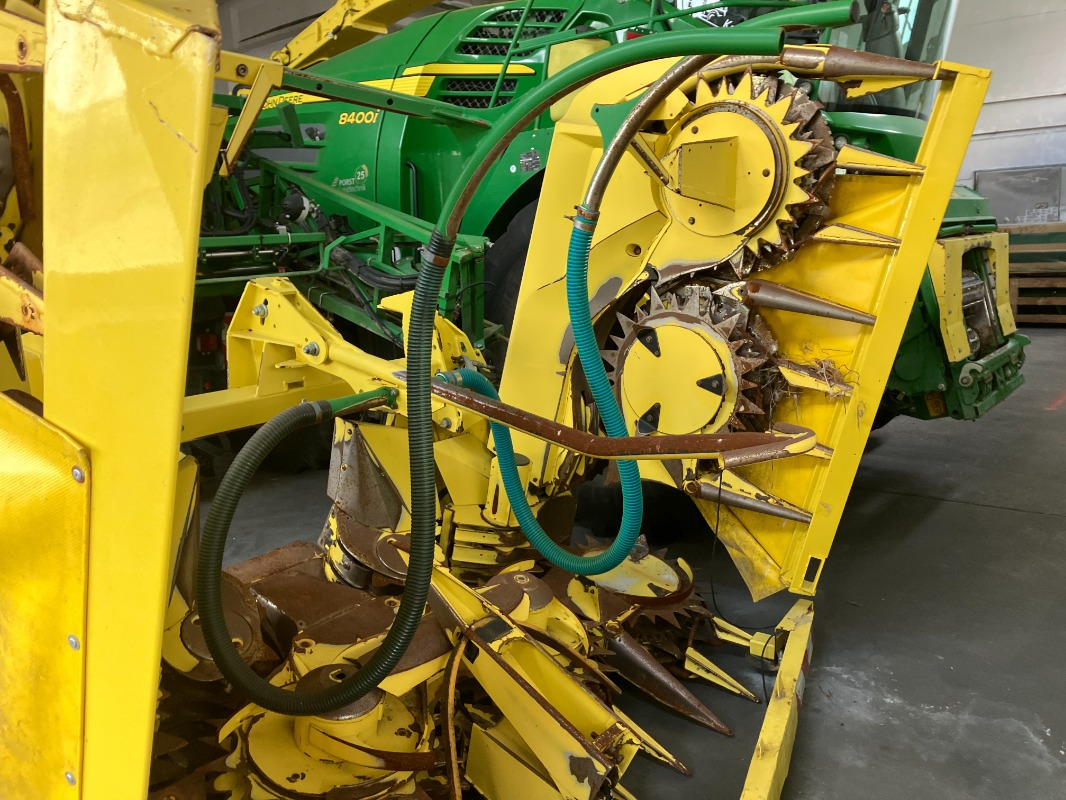 John Deere 8400i mit Kemper 360 und Pick-Up 639 - Kombajn: slika 5 John Deere 8400i mit Kemper 360 und Pick-Up 639 - Kombajn: slika 5