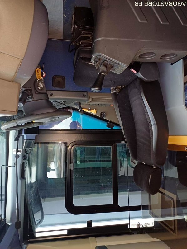 3102_AC-666-CL_IRISBUS CROSSWAY_VENDU NON ROULANT - Turistički autobus: slika 3 3102_AC-666-CL_IRISBUS CROSSWAY_VENDU NON ROULANT - Turistički autobus: slika 3