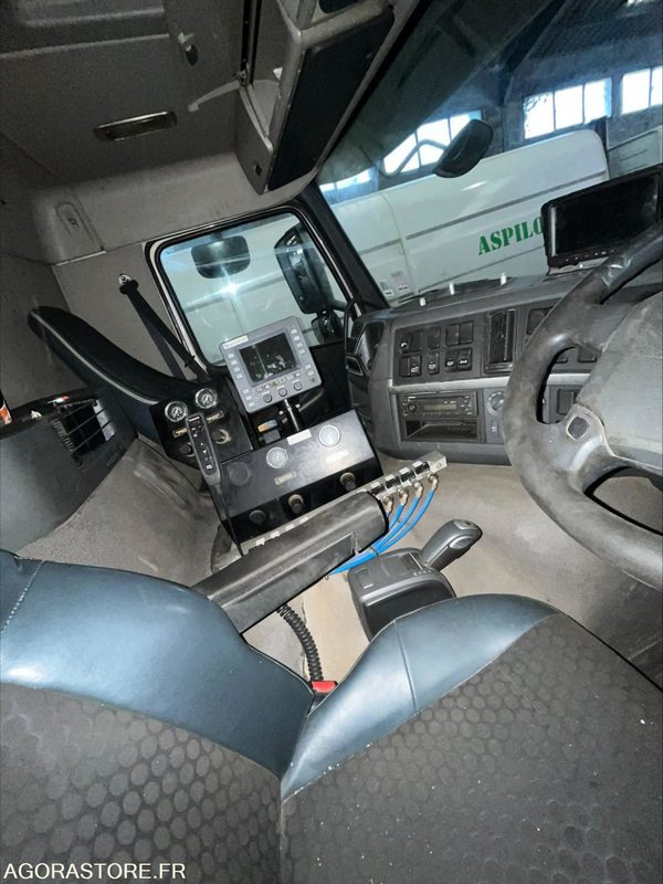 4 BALAYEUSES 6 ROUES - VOLVO - FMFH - 2011 A 2013 - Autočistilica: slika 5 4 BALAYEUSES 6 ROUES - VOLVO - FMFH - 2011 A 2013 - Autočistilica: slika 5