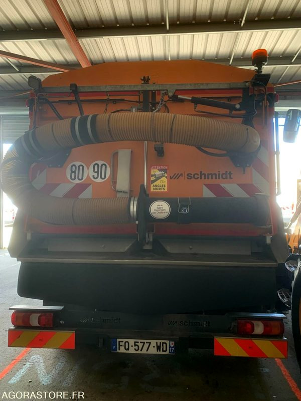 BALAYEUSE COMPOSÉE D'UN PORTEUR MERCEDES ET D'UN SYSTÈME DE BALAYAGE SCHMIDT - Autočistilica: slika 5 BALAYEUSE COMPOSÉE D'UN PORTEUR MERCEDES ET D'UN SYSTÈME DE BALAYAGE SCHMIDT - Autočistilica: slika 5