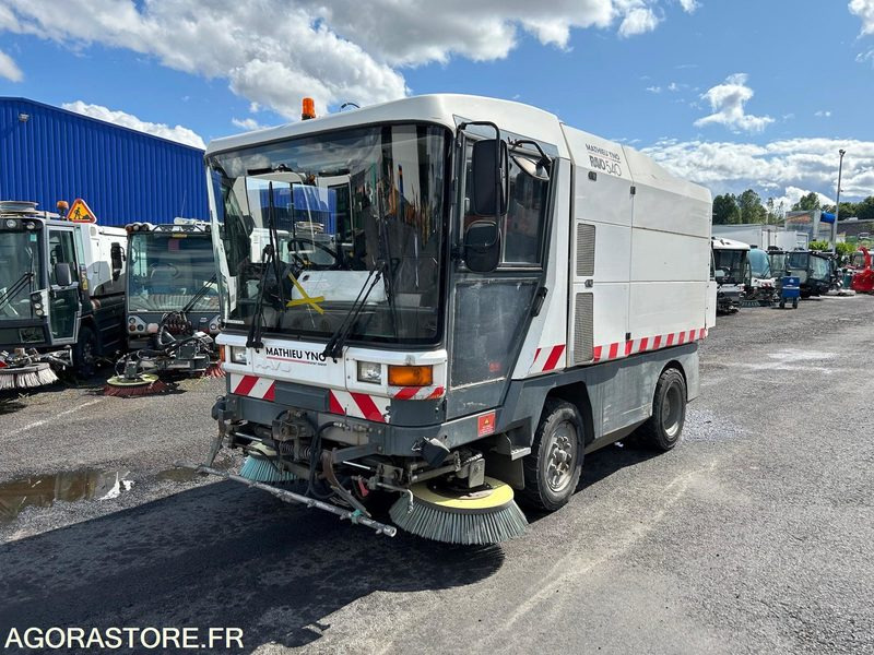 BALAYEUSE DE VOIRIE - MATHIEU RAVO C 540 - 2005 - 16 210 H - Autočistilica: slika 1 BALAYEUSE DE VOIRIE - MATHIEU RAVO C 540 - 2005 - 16 210 H - Autočistilica: slika 1