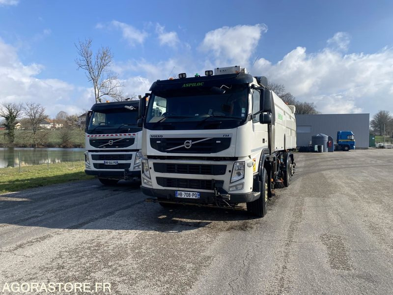 BALAYEUSE VOLVO BLANC 6 ROUES - ANNEE 2013 - 245000KMS - Autočistilica: slika 2 BALAYEUSE VOLVO BLANC 6 ROUES - ANNEE 2013 - 245000KMS - Autočistilica: slika 2