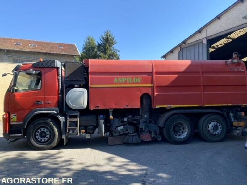 BALAYEUSE VOLVO ROUGE 6ROUES - ANNEE 2011- 298975KMS - Autočistilica: slika 4 BALAYEUSE VOLVO ROUGE 6ROUES - ANNEE 2011- 298975KMS - Autočistilica: slika 4