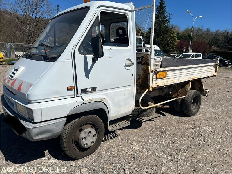 BENNE RENAULT B80 - 1995 - 125 800 KM - Dostavno vozilo istovarivač: slika 4 BENNE RENAULT B80 - 1995 - 125 800 KM - Dostavno vozilo istovarivač: slika 4