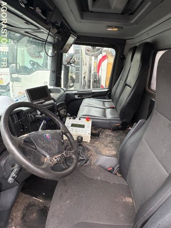 BOM 19T SCANIA GNV NON ROULANT (6044-VPIDF-66ICAM571X) - Kamion za smeće: slika 4 BOM 19T SCANIA GNV NON ROULANT (6044-VPIDF-66ICAM571X) - Kamion za smeće: slika 4