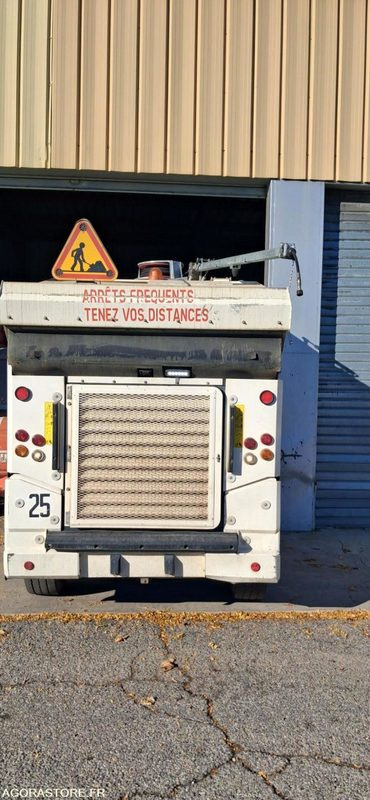 Balayeuse Euroclean Sicas modèle Millennium " New Generation" - Autočistilica: slika 4 Balayeuse Euroclean Sicas modèle Millennium " New Generation" - Autočistilica: slika 4