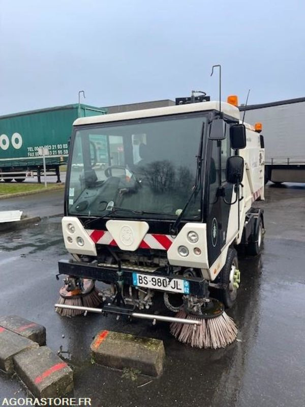 Balayeuse Scarab Minor Euro 5 - 7550 heures et 41016km - 2011 - Autočistilica: slika 1 Balayeuse Scarab Minor Euro 5 - 7550 heures et 41016km - 2011 - Autočistilica: slika 1