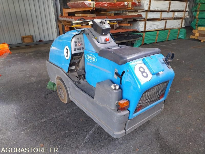 Balayeuse aspiratrice de trottoirs TENNANT LITTER HAWK 4100 - Autočistilica: slika 3 Balayeuse aspiratrice de trottoirs TENNANT LITTER HAWK 4100 - Autočistilica: slika 3