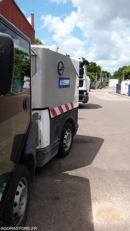Balayeuse de voirie NILFISK - Autočistilica: slika 5 Balayeuse de voirie NILFISK - Autočistilica: slika 5