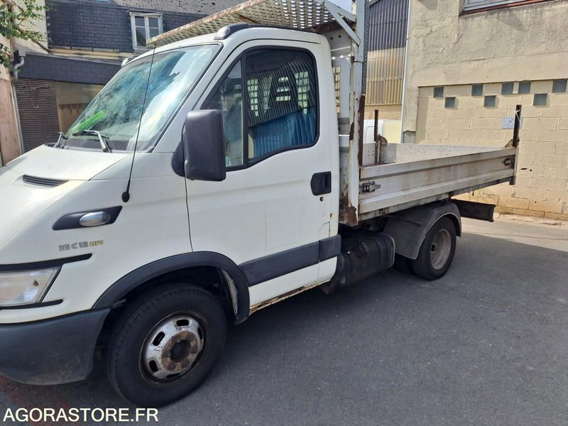 CAMION BENNE IVECO DAILY - Dostavno vozilo istovarivač: slika 3 CAMION BENNE IVECO DAILY - Dostavno vozilo istovarivač: slika 3