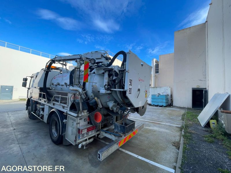 CAMION RENAULT19 HYDROCURER HUWER - 2018 / 341 258 KM - Vakuumska cisterna: slika 4 CAMION RENAULT19 HYDROCURER HUWER - 2018 / 341 258 KM - Vakuumska cisterna: slika 4