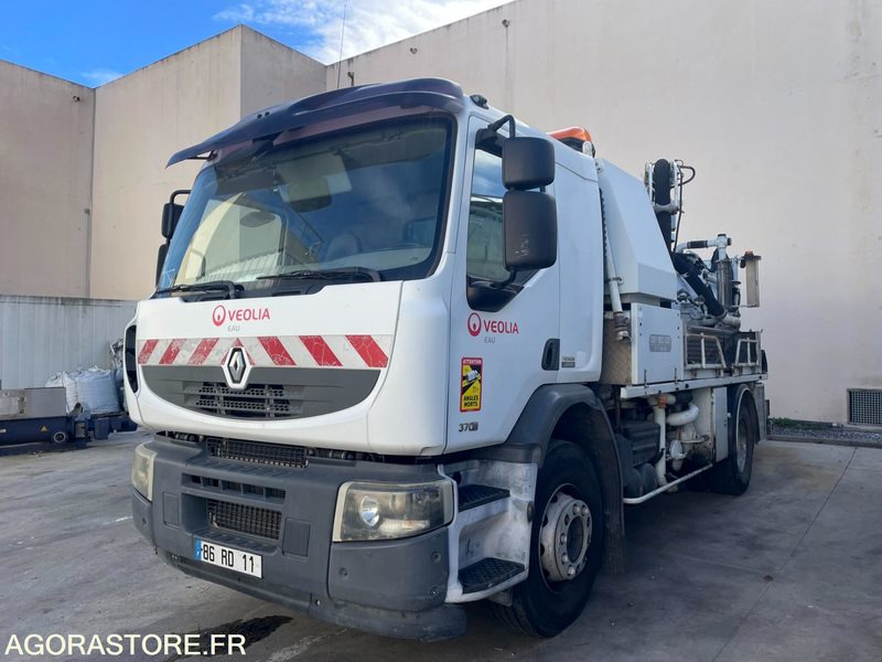 CAMION RENAULT19 HYDROCURER HUWER - 2018 / 341 258 KM - Vakuumska cisterna: slika 3 CAMION RENAULT19 HYDROCURER HUWER - 2018 / 341 258 KM - Vakuumska cisterna: slika 3