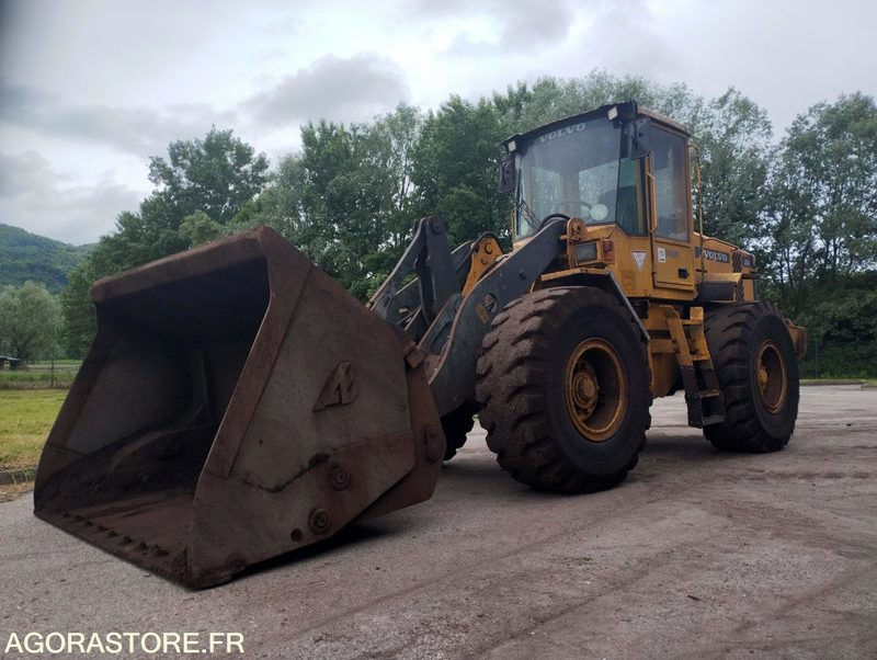 CHARGEUSE SUR PNEUS VOLVO L70D de 2000 n°17603 A REPARER - Utovarivač: slika 4 CHARGEUSE SUR PNEUS VOLVO L70D de 2000 n°17603 A REPARER - Utovarivač: slika 4