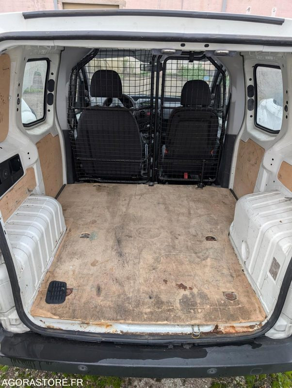 CITROEN NEMO 1.4 HDI - 137 030 KM - Mali kombi: slika 4 CITROEN NEMO 1.4 HDI - 137 030 KM - Mali kombi: slika 4