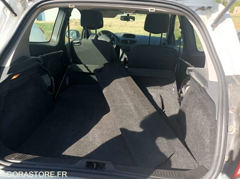 CLIO III 2010 2 places - Automobil: slika 4 CLIO III 2010 2 places - Automobil: slika 4