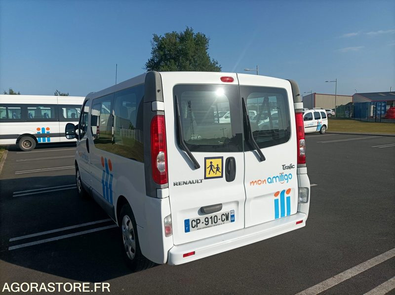 CP-910-CW - Roulant - RENAULT TRAFIC - VP - 9 Places - 308 000 Kms - Minibus, Putnički kombi: slika 4 CP-910-CW - Roulant - RENAULT TRAFIC - VP - 9 Places - 308 000 Kms - Minibus, Putnički kombi: slika 4