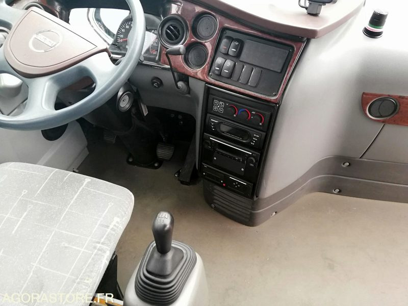 Car Isuzu Turquoise - 2017 - 110 000 km - Školski autobus: slika 3 Car Isuzu Turquoise - 2017 - 110 000 km - Školski autobus: slika 3