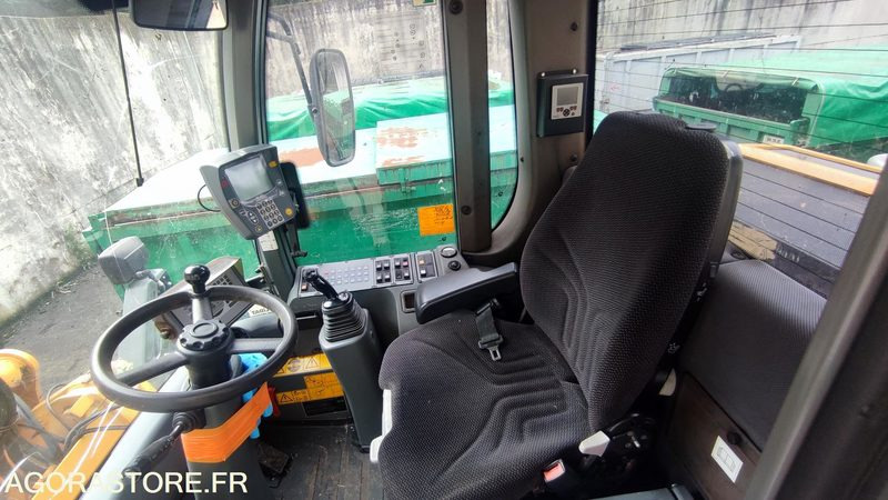 Chargeuse LIEBHERR L524 avec godet haut déversement - 2012 - Utovarivač: slika 3 Chargeuse LIEBHERR L524 avec godet haut déversement - 2012 - Utovarivač: slika 3