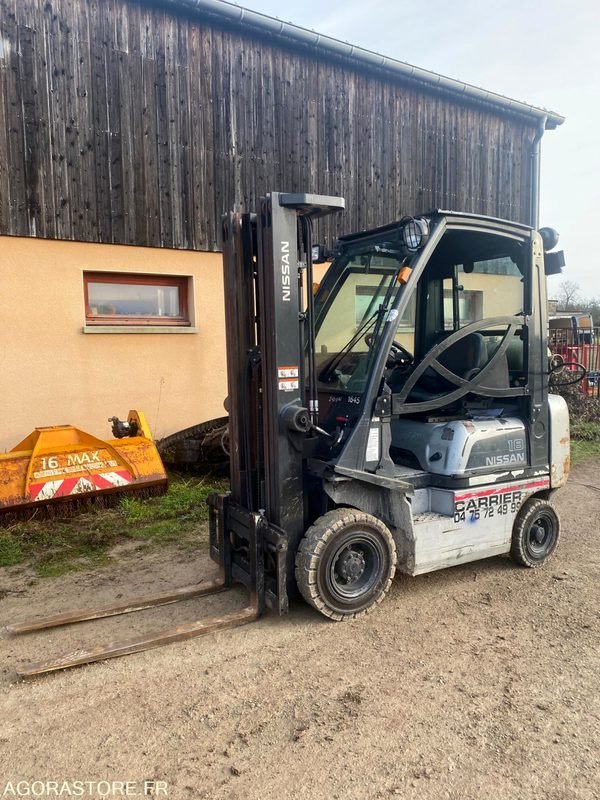 Chariot élévateur GAZ NISSAN 1.8T - Gasni viljuškar: slika 1 Chariot élévateur GAZ NISSAN 1.8T - Gasni viljuškar: slika 1