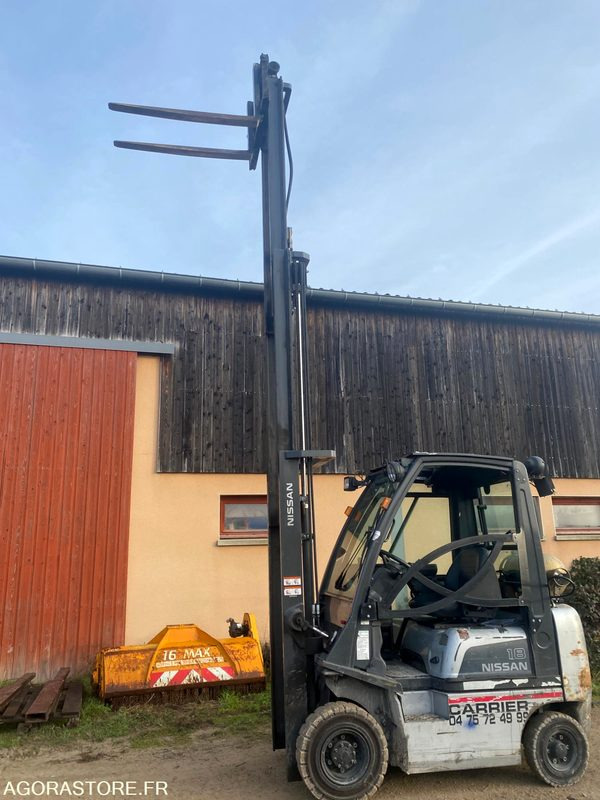 Chariot élévateur GAZ NISSAN 1.8T - Gasni viljuškar: slika 3 Chariot élévateur GAZ NISSAN 1.8T - Gasni viljuškar: slika 3