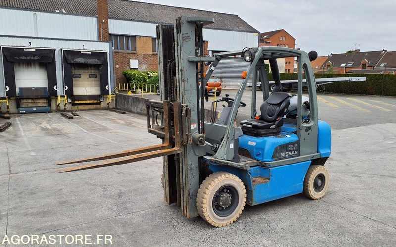 Chariot élévateur frontal GAZ Nissan 2827 heures Triplex UD02A25PQ - 3F550 - Gasni viljuškar: slika 3 Chariot élévateur frontal GAZ Nissan 2827 heures Triplex UD02A25PQ - 3F550 - Gasni viljuškar: slika 3