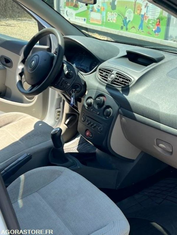 Clio BR1FOH 2006 - Automobil: slika 1 Clio BR1FOH 2006 - Automobil: slika 1