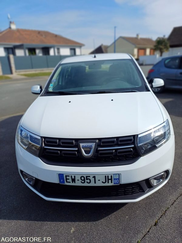 DACIA SANDERO EW-951-JH - 2018 - 179 000 km - Automobil: slika 1 DACIA SANDERO EW-951-JH - 2018 - 179 000 km - Automobil: slika 1