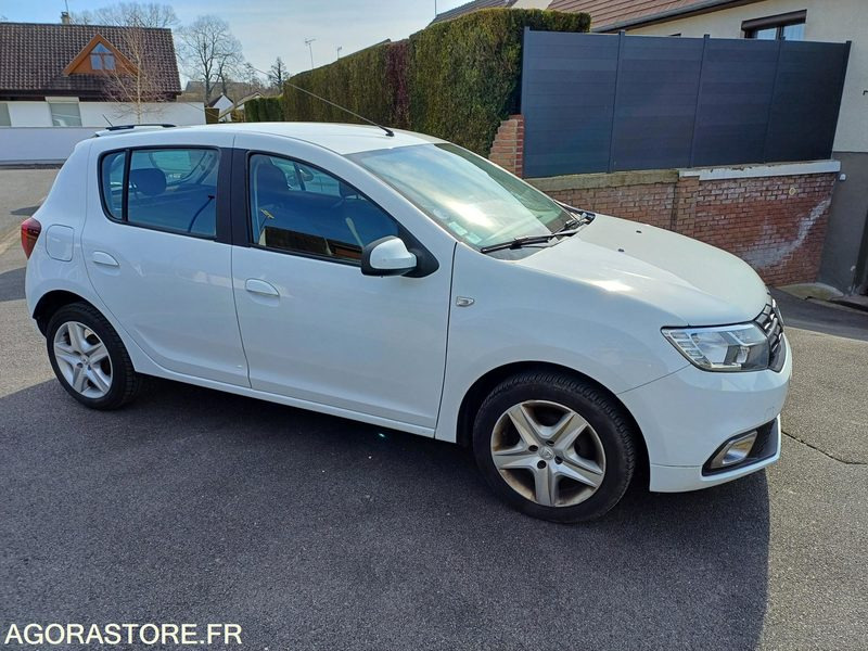 DACIA SANDERO EW-951-JH - 2018 - 179 000 km - Automobil: slika 2 DACIA SANDERO EW-951-JH - 2018 - 179 000 km - Automobil: slika 2