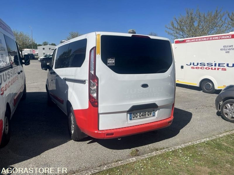 DQ-048-QV - Non Roulant - Pour pièces - FORD CUSTOM - VASP - 361 398 Kms - Vozilo hitne pomoći: slika 5 DQ-048-QV - Non Roulant - Pour pièces - FORD CUSTOM - VASP - 361 398 Kms - Vozilo hitne pomoći: slika 5