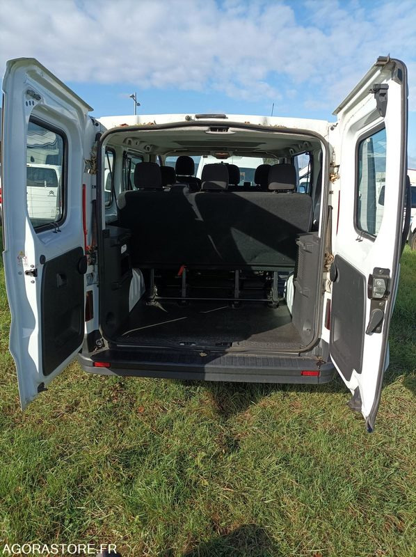 DS-311-SJ - Roulant - RENAULT TRAFIC - VP - 331 363 Kms - Minibus, Putnički kombi: slika 4 DS-311-SJ - Roulant - RENAULT TRAFIC - VP - 331 363 Kms - Minibus, Putnički kombi: slika 4