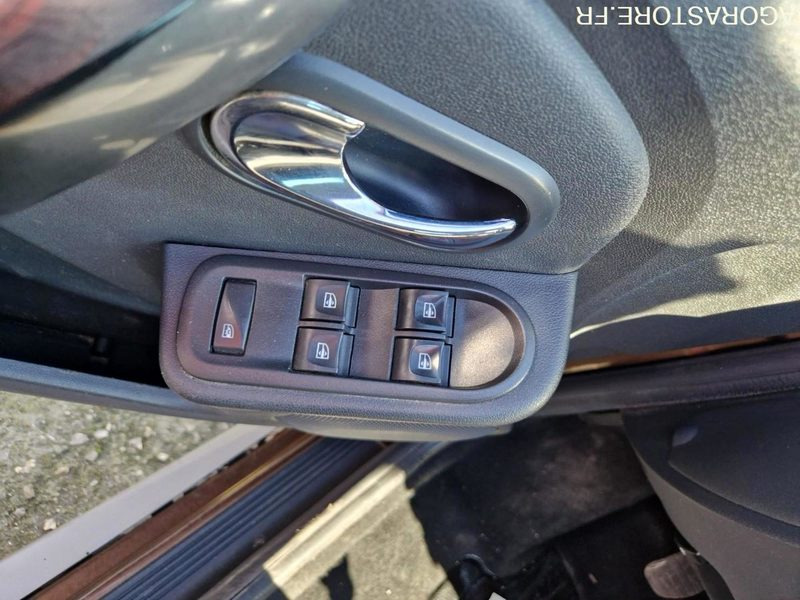 Dacia Duster - DQ448XB - 2015 - 143970km - SUVSUV: slika 5 Dacia Duster - DQ448XB - 2015 - 143970km - SUVSUV: slika 5