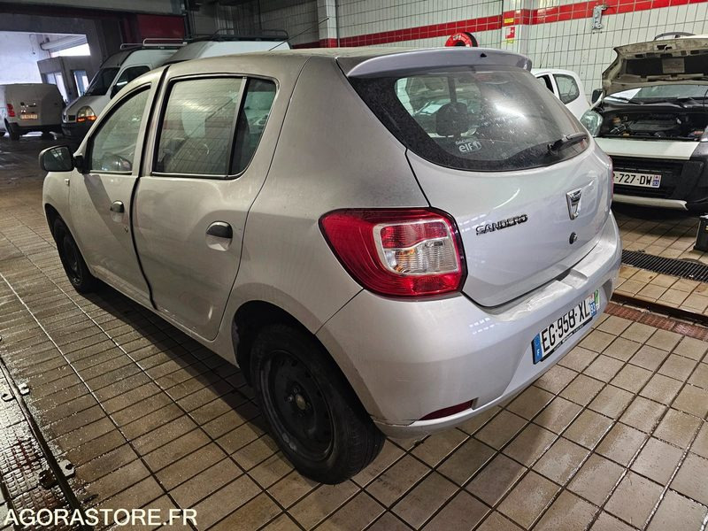 Dacia Sandero - 2016 - 88635kms - EG 958 XL - Automobil: slika 4 Dacia Sandero - 2016 - 88635kms - EG 958 XL - Automobil: slika 4