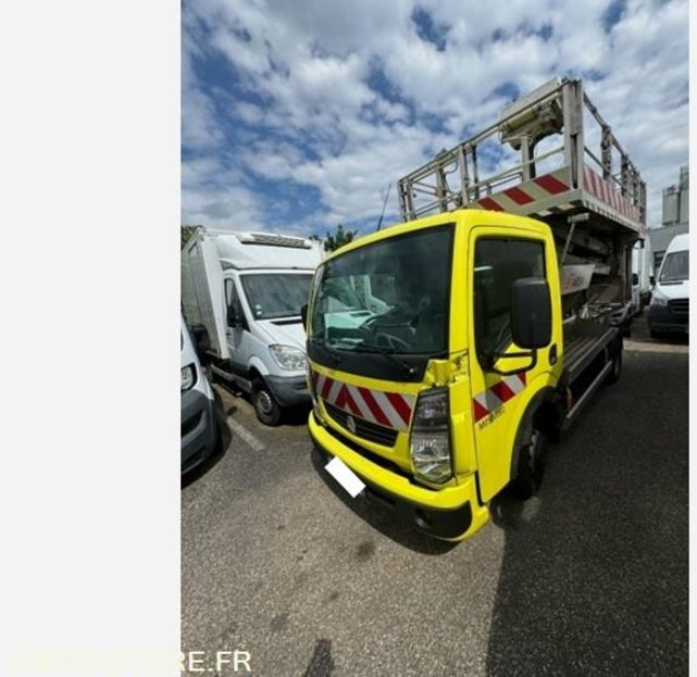RENAULT MAXITY 2.5l 130CV NACELLE PASSERELLE ELEVATRICE - Dostavno vozilo: slika 1 RENAULT MAXITY 2.5l 130CV NACELLE PASSERELLE ELEVATRICE - Dostavno vozilo: slika 1