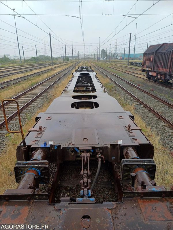 Wagon plat intermodal type Sggnss – modèle 6432B0-4, 72 pieds - 2003 (ref 1173) - Druga mašina: slika 2 Wagon plat intermodal type Sggnss – modèle 6432B0-4, 72 pieds - 2003 (ref 1173) - Druga mašina: slika 2