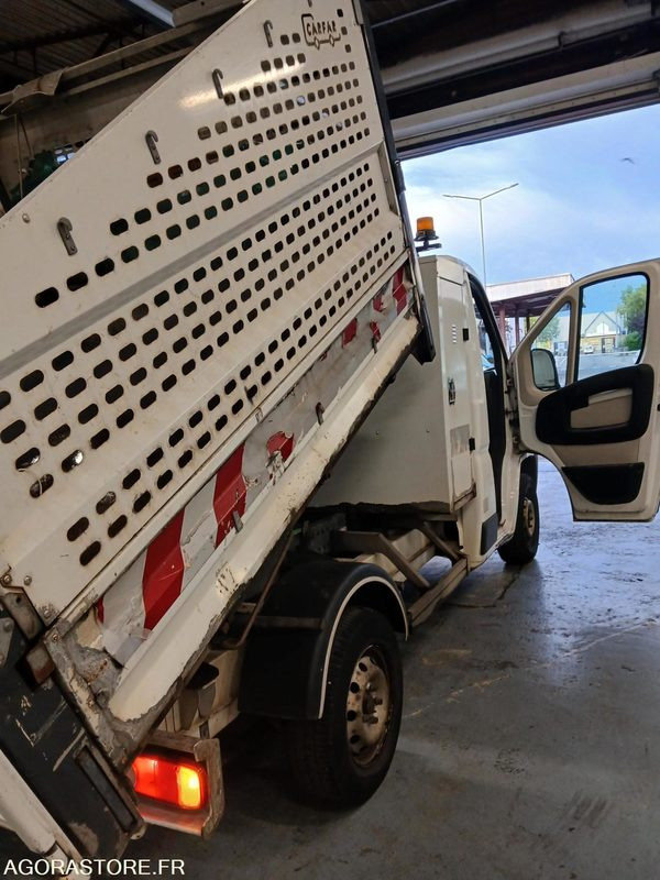 FIAT DUCATO BENNE 169544 KM AVEC CONTRE VISITE .. AVEC UNE CALANDRE CITROEN - Dostavno vozilo istovarivač: slika 2 FIAT DUCATO BENNE 169544 KM AVEC CONTRE VISITE .. AVEC UNE CALANDRE CITROEN - Dostavno vozilo istovarivač: slika 2