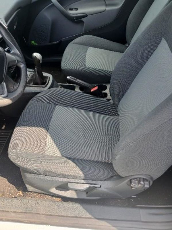 FORD FIESTA N°2 1.2 L– COULEUR BLANCHE - Automobil: slika 3 FORD FIESTA N°2 1.2 L– COULEUR BLANCHE - Automobil: slika 3