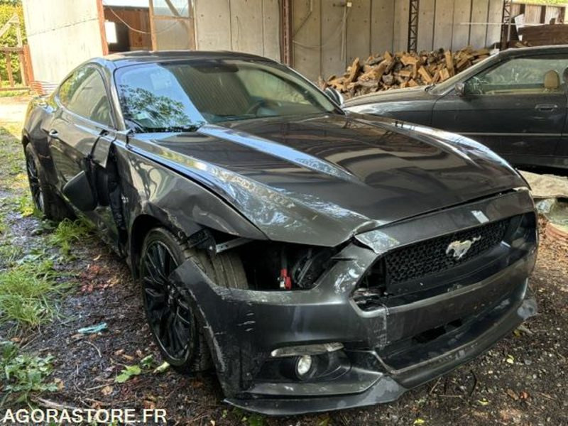 FORD MUSTANG FASTBACK 5.0 V8 - Automobil: slika 2 FORD MUSTANG FASTBACK 5.0 V8 - Automobil: slika 2