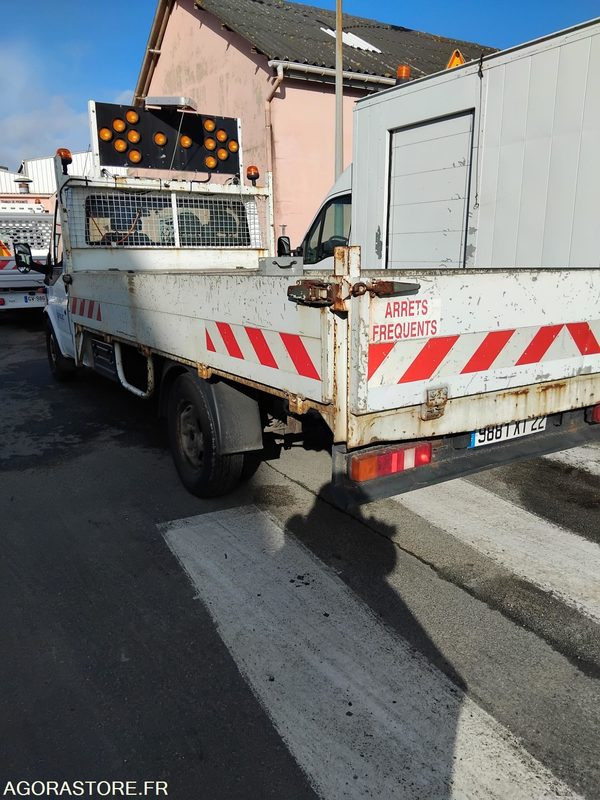 FORD Transit Plateau - Dostavno vozilo istovarivač: slika 3 FORD Transit Plateau - Dostavno vozilo istovarivač: slika 3