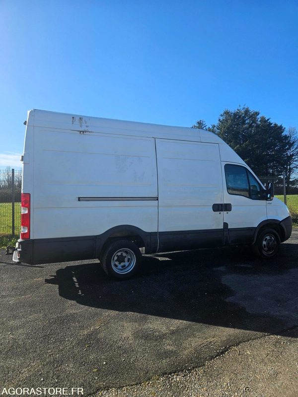 FOURGON IVECO 13 M3 - 2011 - 195 395 KMS - Furgon: slika 4 FOURGON IVECO 13 M3 - 2011 - 195 395 KMS - Furgon: slika 4