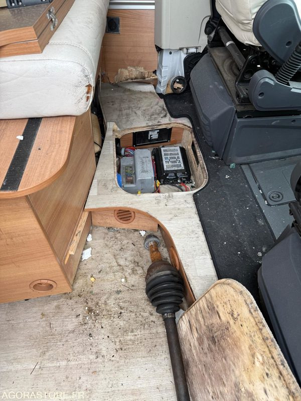 Fiat Ducato, camping-car - 2017 - 62000km - accidenté - Kamp kombi: slika 5 Fiat Ducato, camping-car - 2017 - 62000km - accidenté - Kamp kombi: slika 5