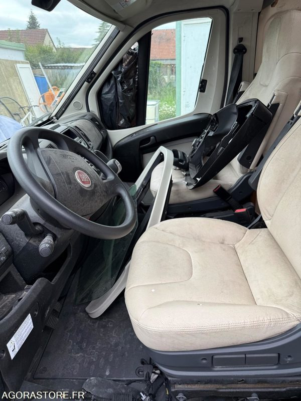 Fiat Ducato, camping-car - 2017 - 62000km - accidenté - Kamp kombi: slika 3 Fiat Ducato, camping-car - 2017 - 62000km - accidenté - Kamp kombi: slika 3